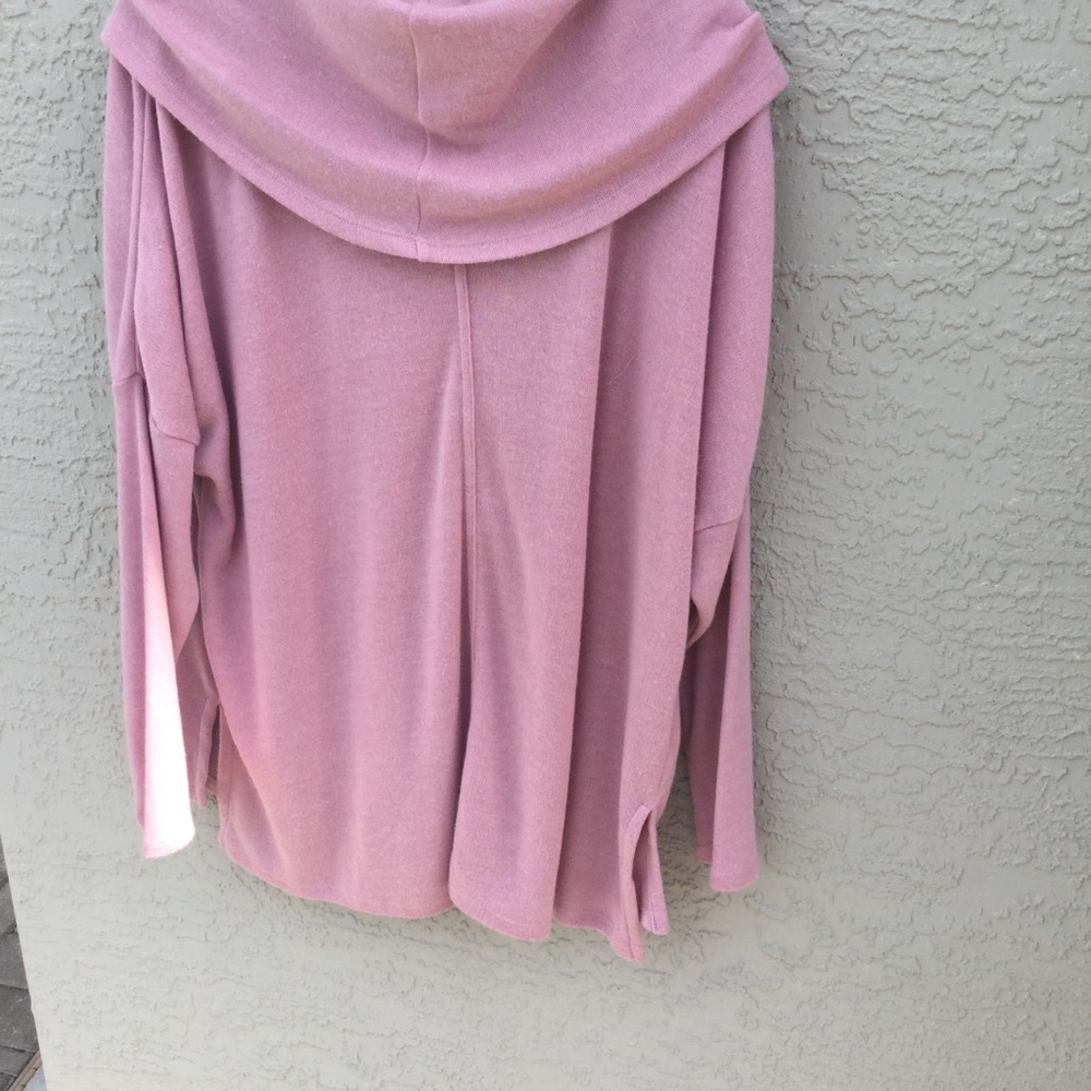 ❤️CHENAULT PINK TOP W/shawl neck line NWT SIZE L